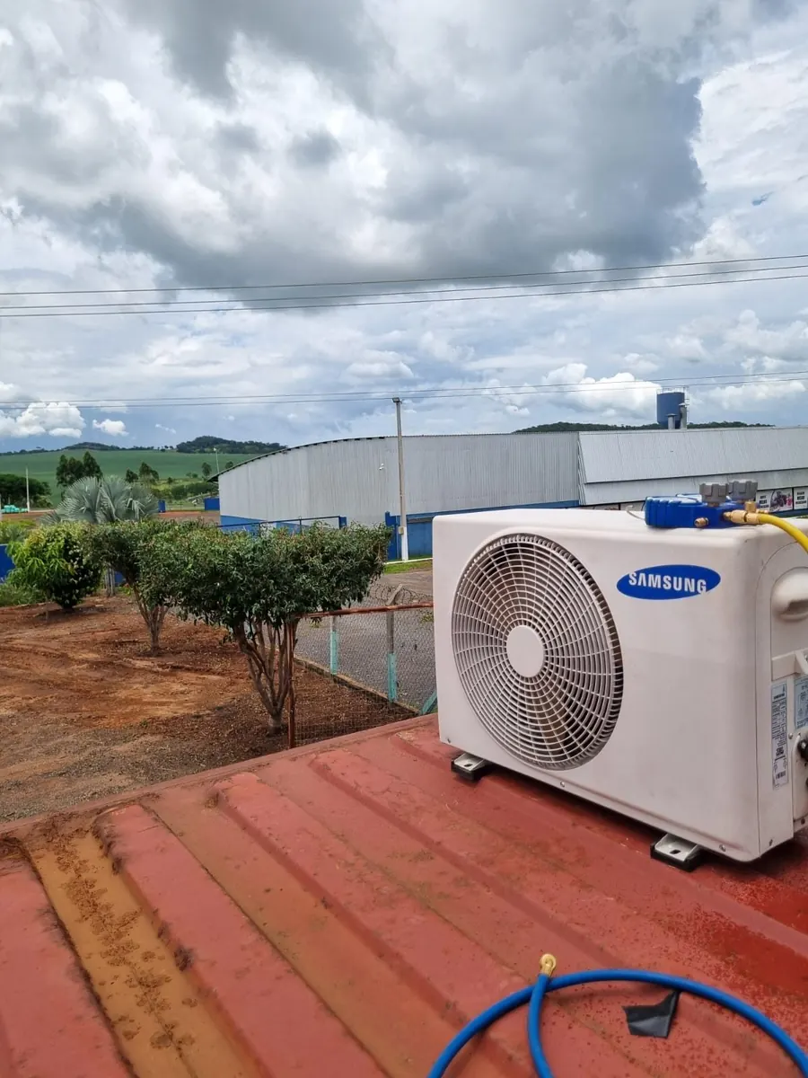 Instalação condensadora Samsung industrial - empresa ar condicionado Goiânia